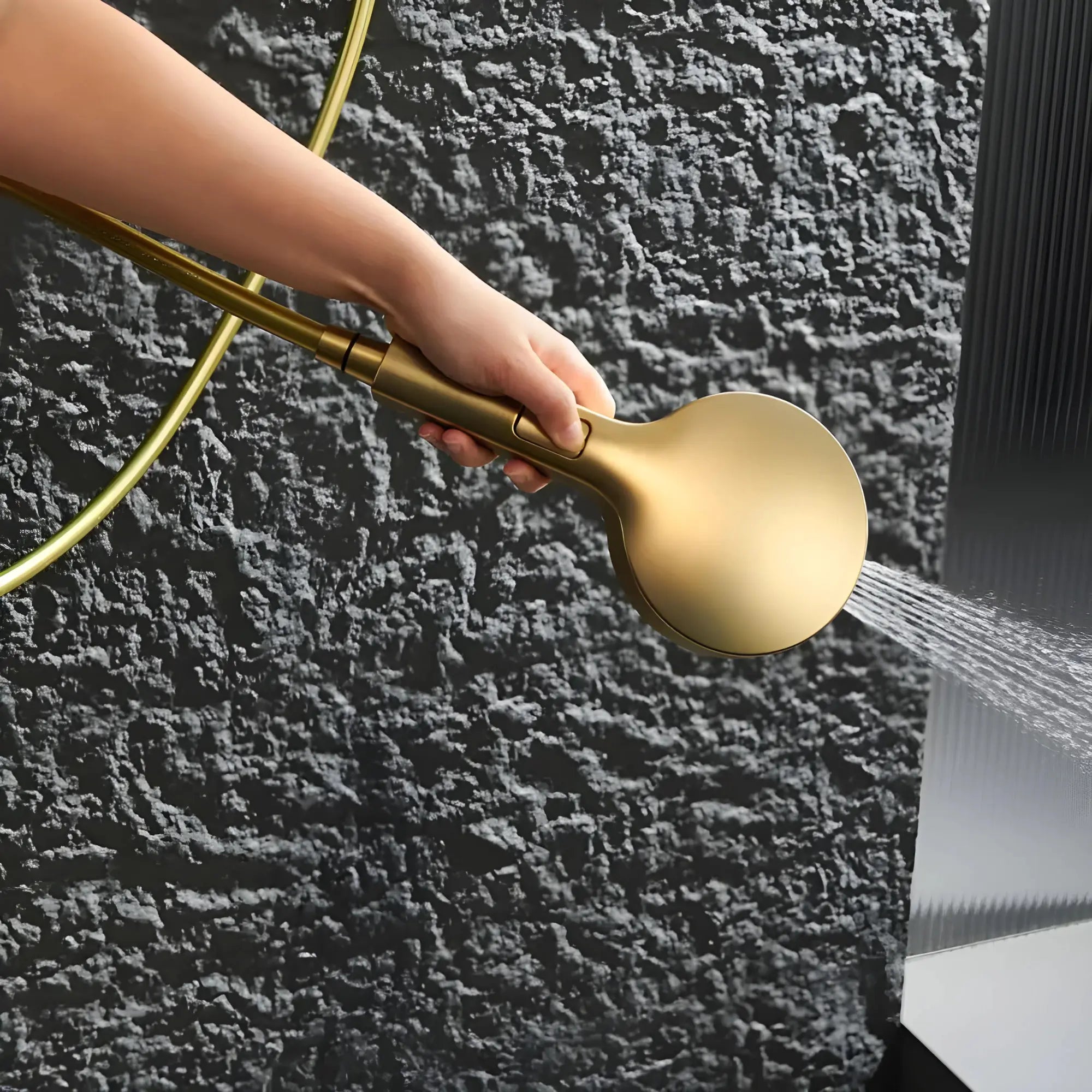 Mitigeur de douche encastrée avec pomme cloche mural doré - Lujo Afinaure