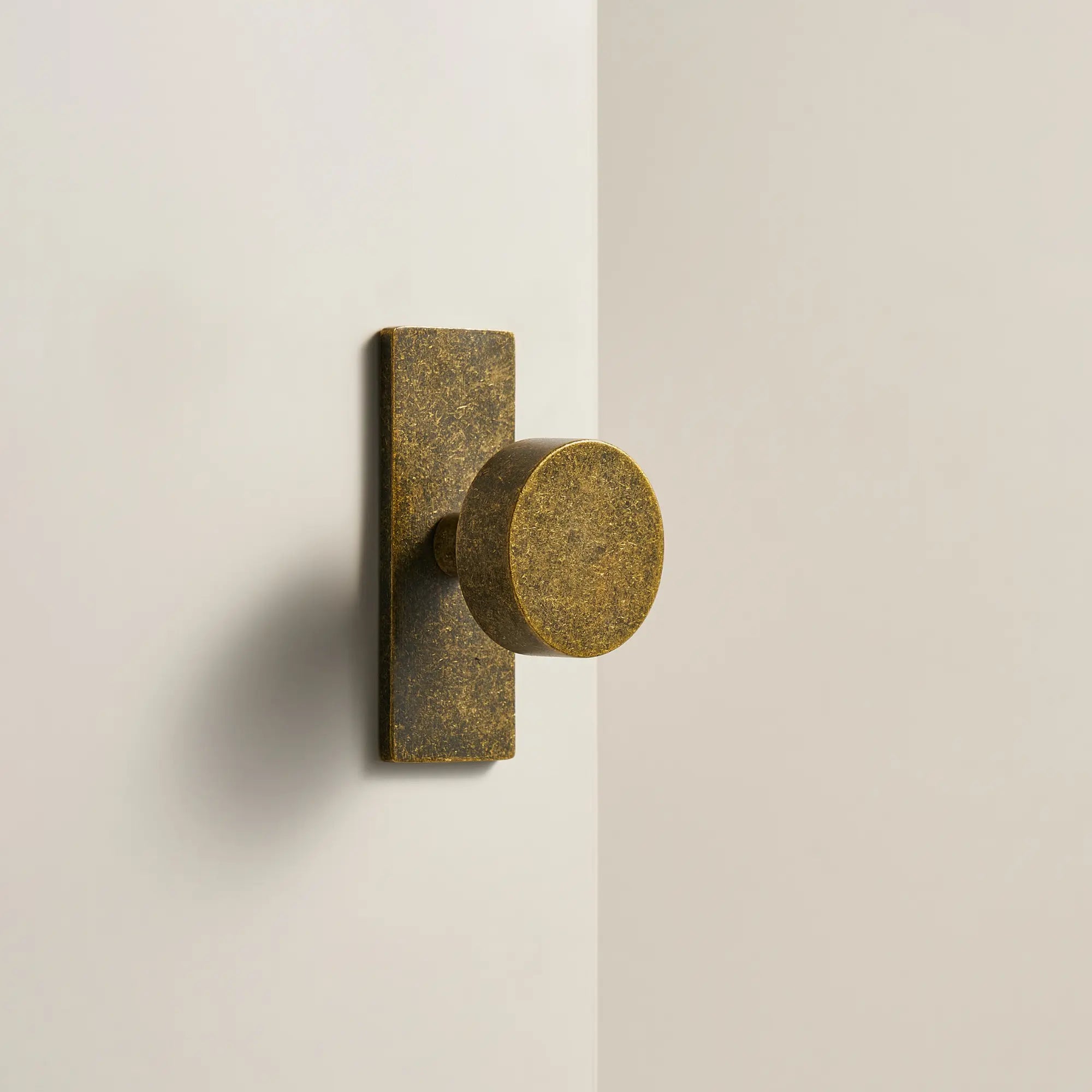 Bouton de meuble en laiton massif - Astor Afinaure
