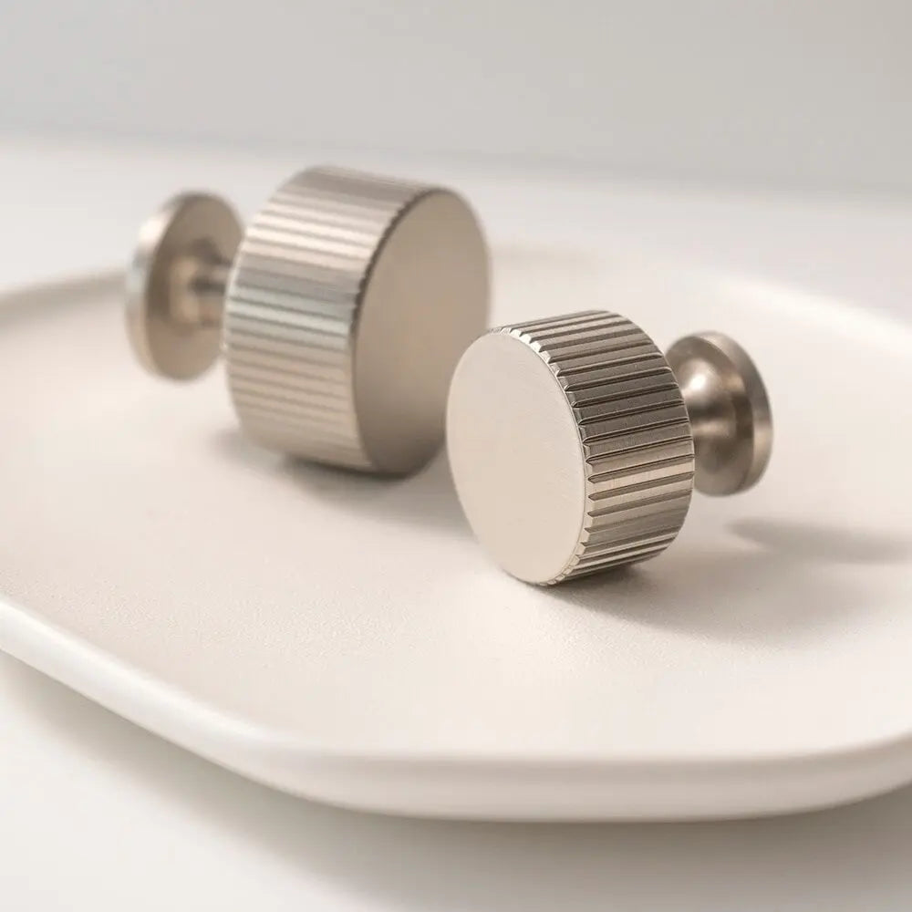 Bouton de meuble en nickel - Dominique Afinaure