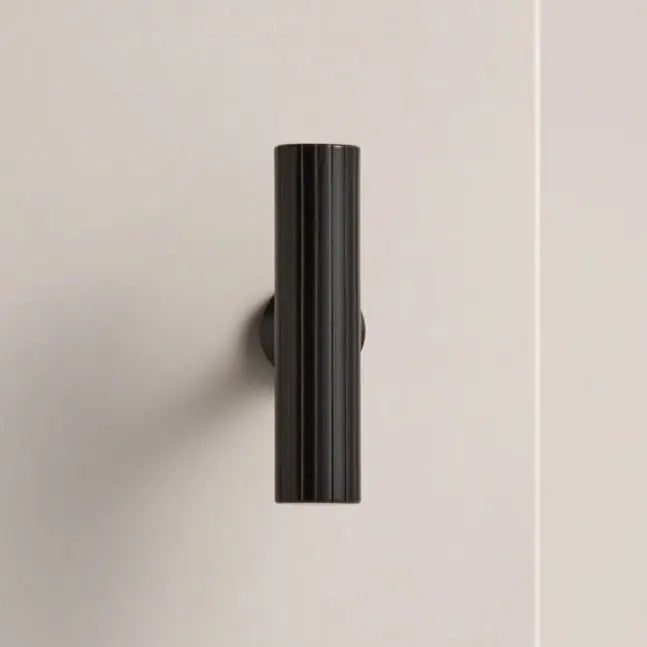 Poignée de meuble en T noir - Dominique Afinaure