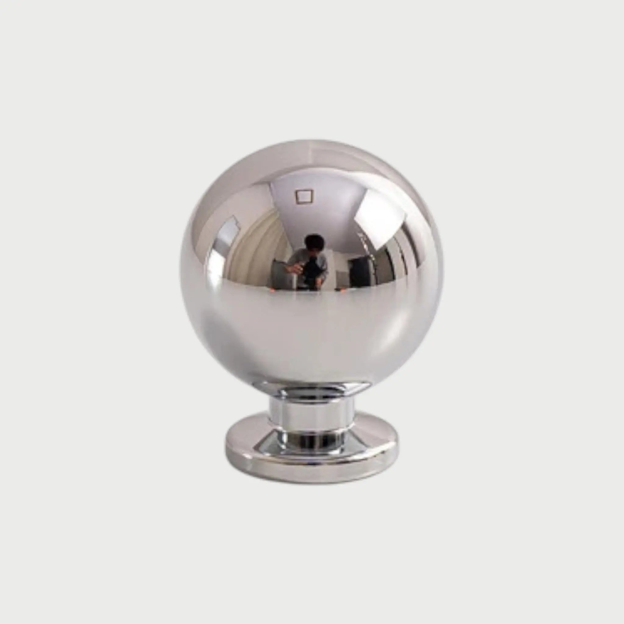 Bouton de meuble en chrome miroir - Lesi Afinaure