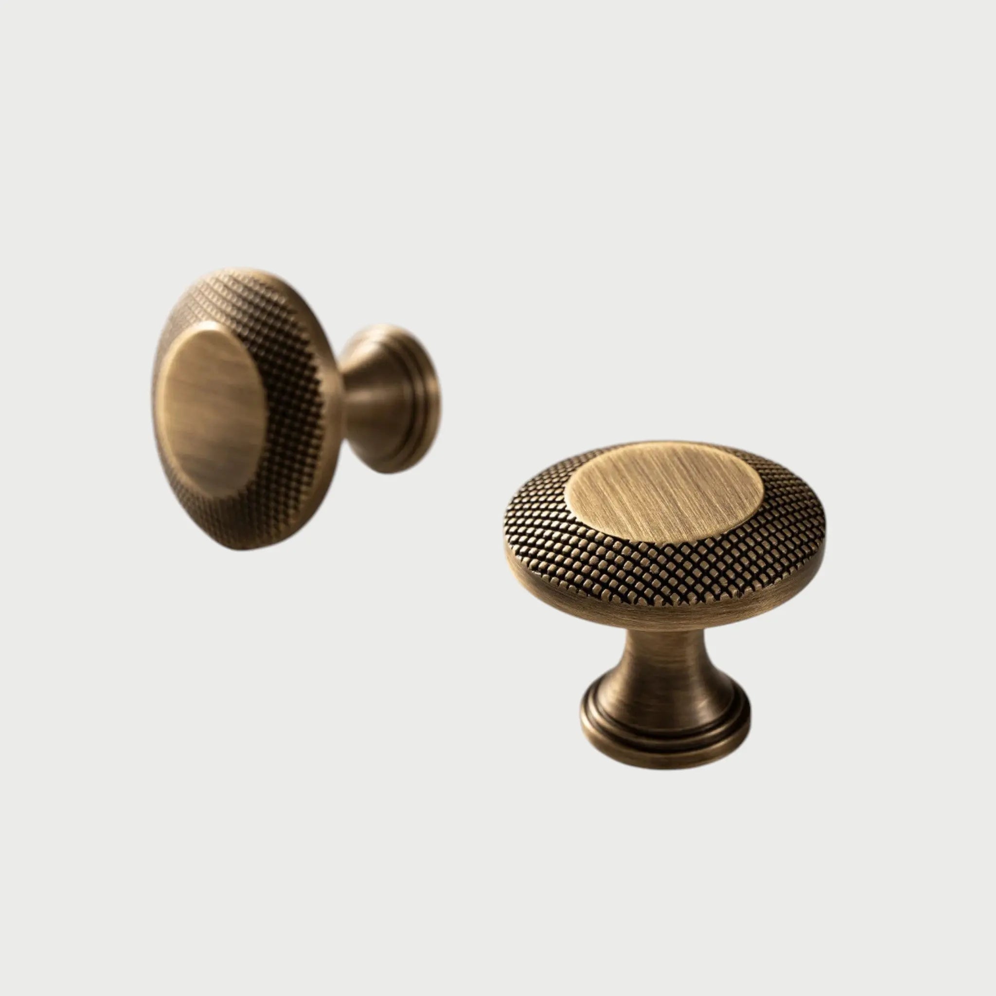 Bouton de meuble en bronze - Atlas Afinaure
