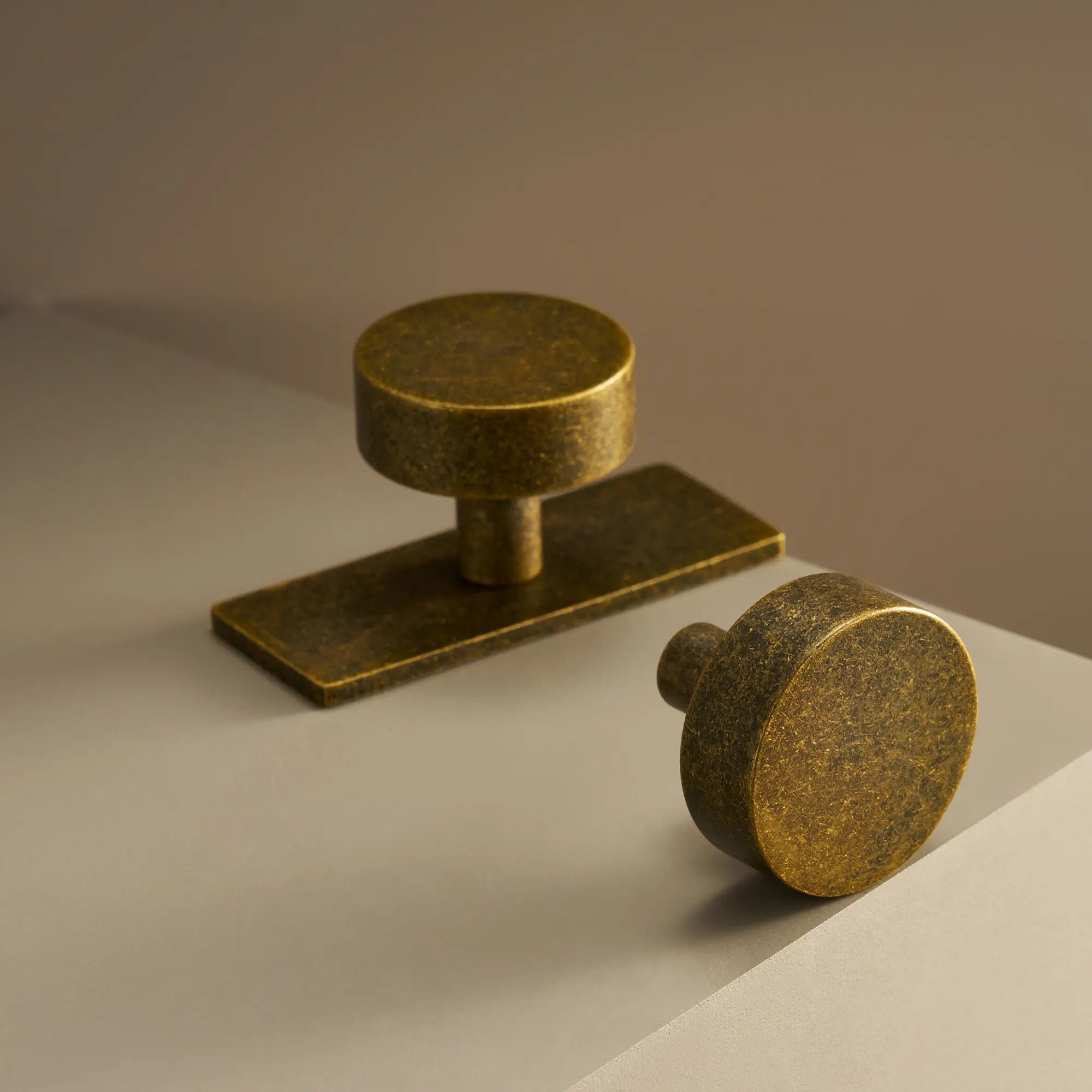 Bouton de meuble en laiton massif - Astor Afinaure