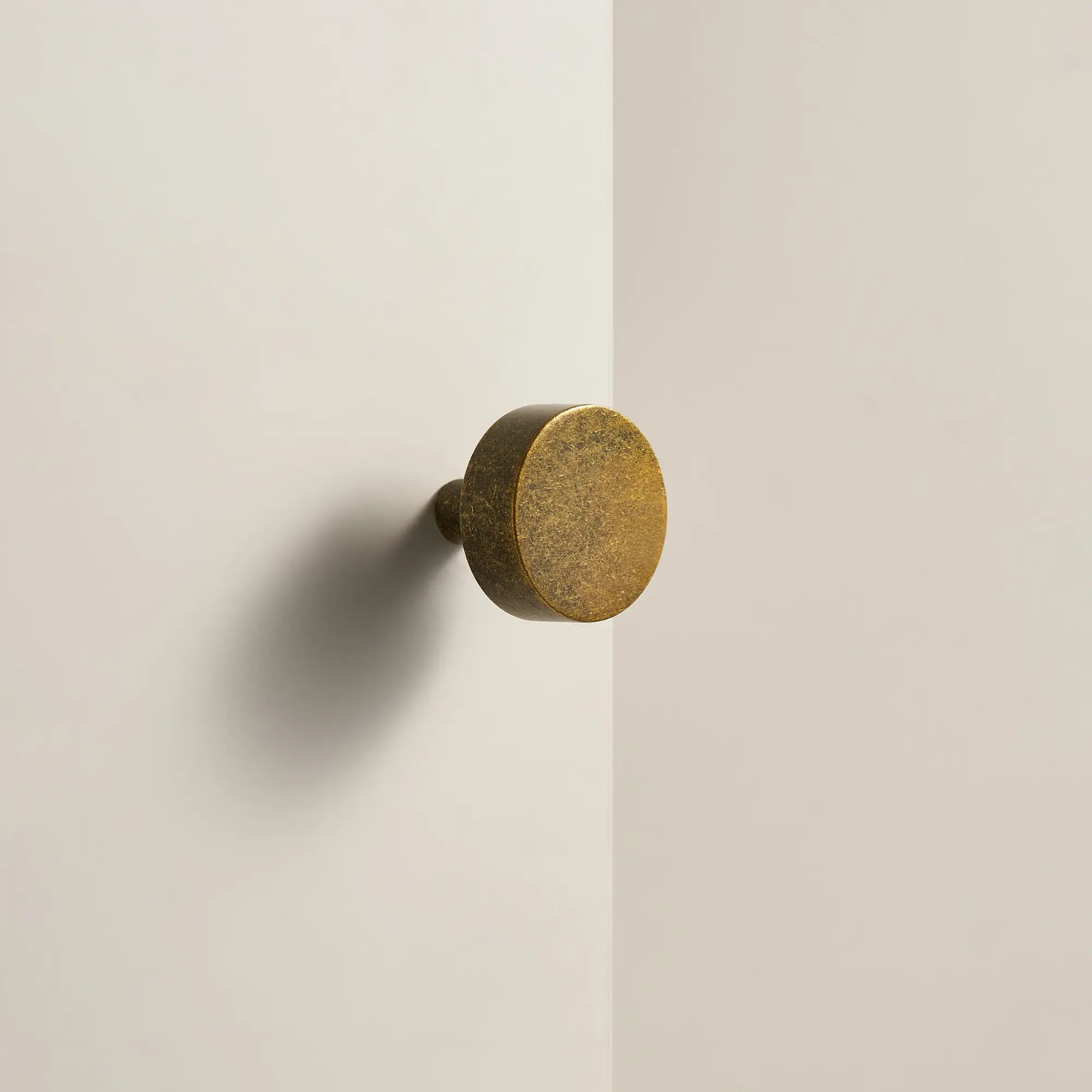 Bouton de meuble en laiton massif - Astor Afinaure