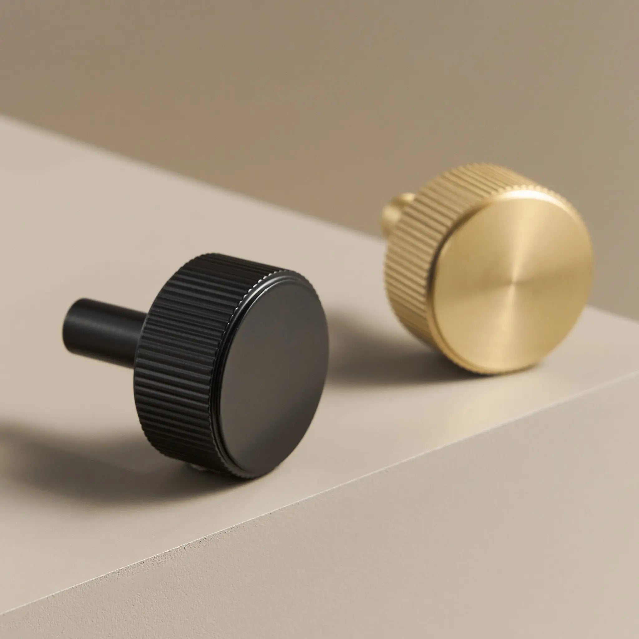 Bouton de meuble en laiton doré - Bucci Afinaure