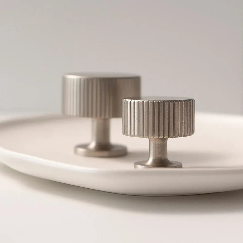 Bouton de meuble en nickel - Dominique Afinaure