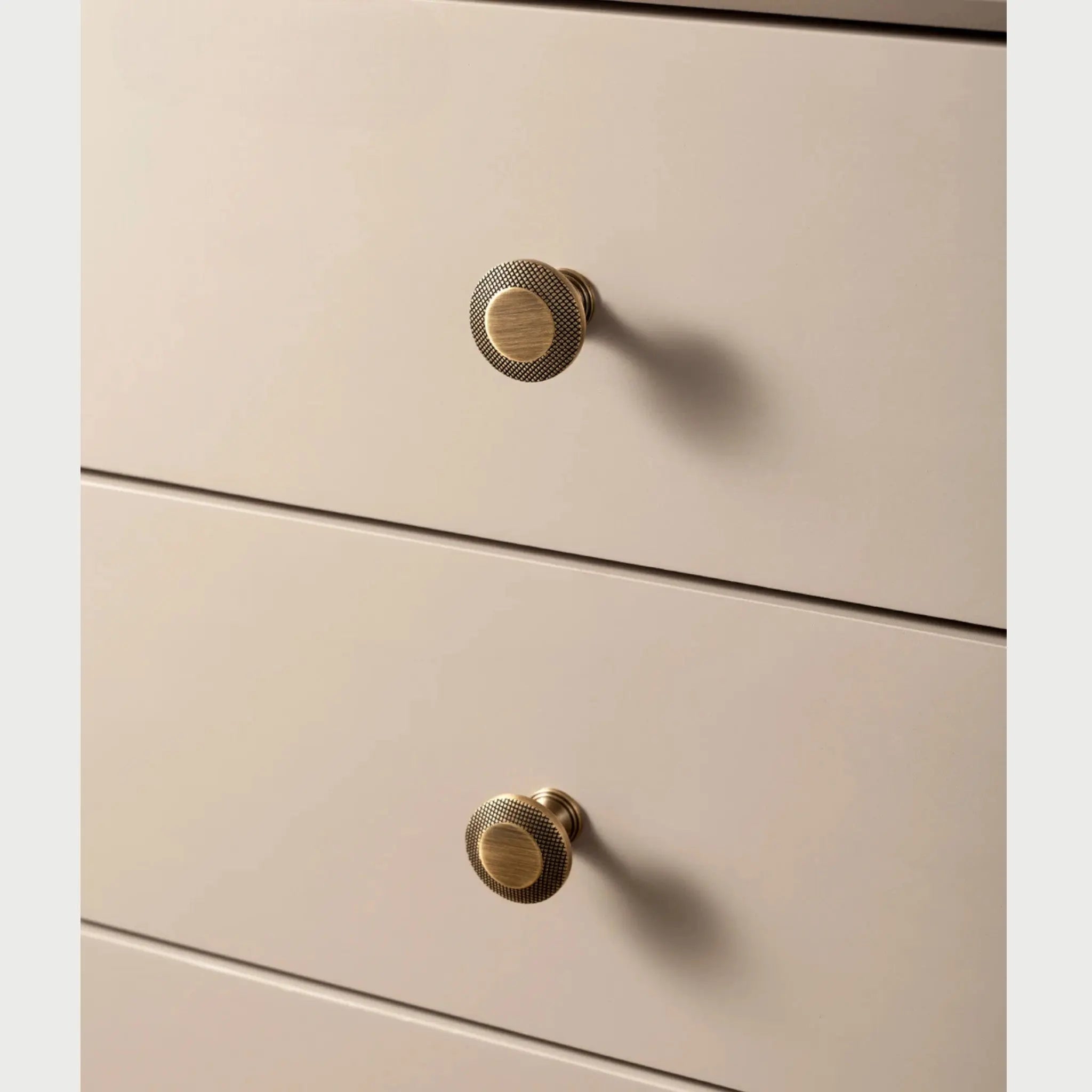 Bouton de meuble en bronze - Atlas Afinaure