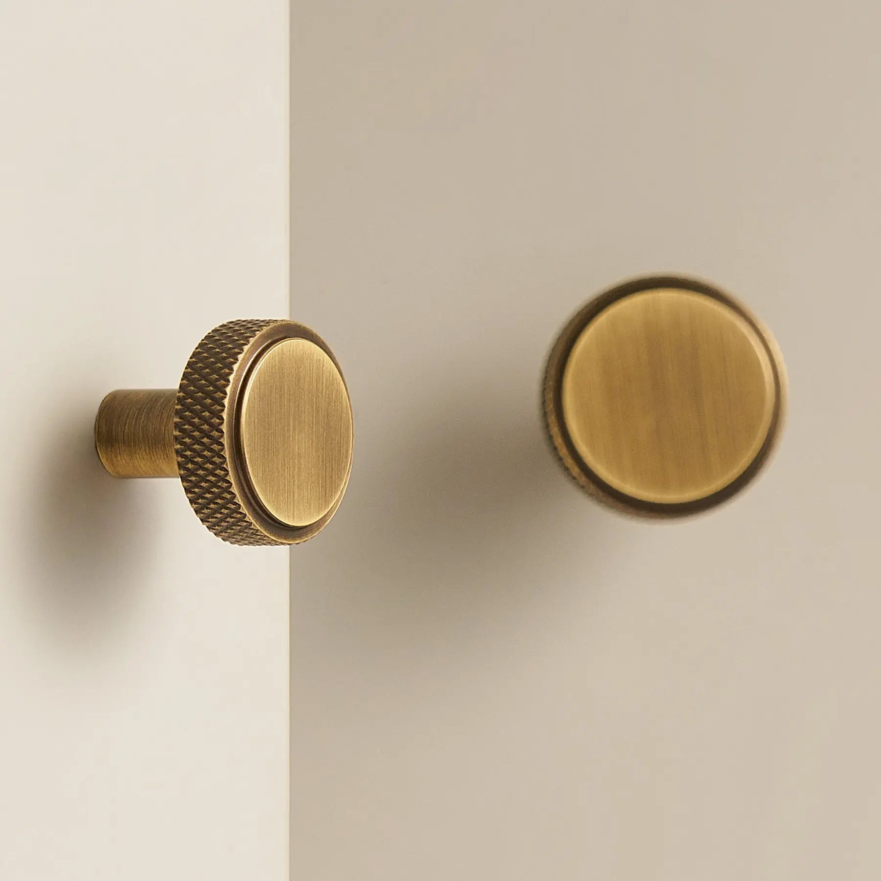 Bouton de meuble en laiton massif bronze - Bagat Afinaure