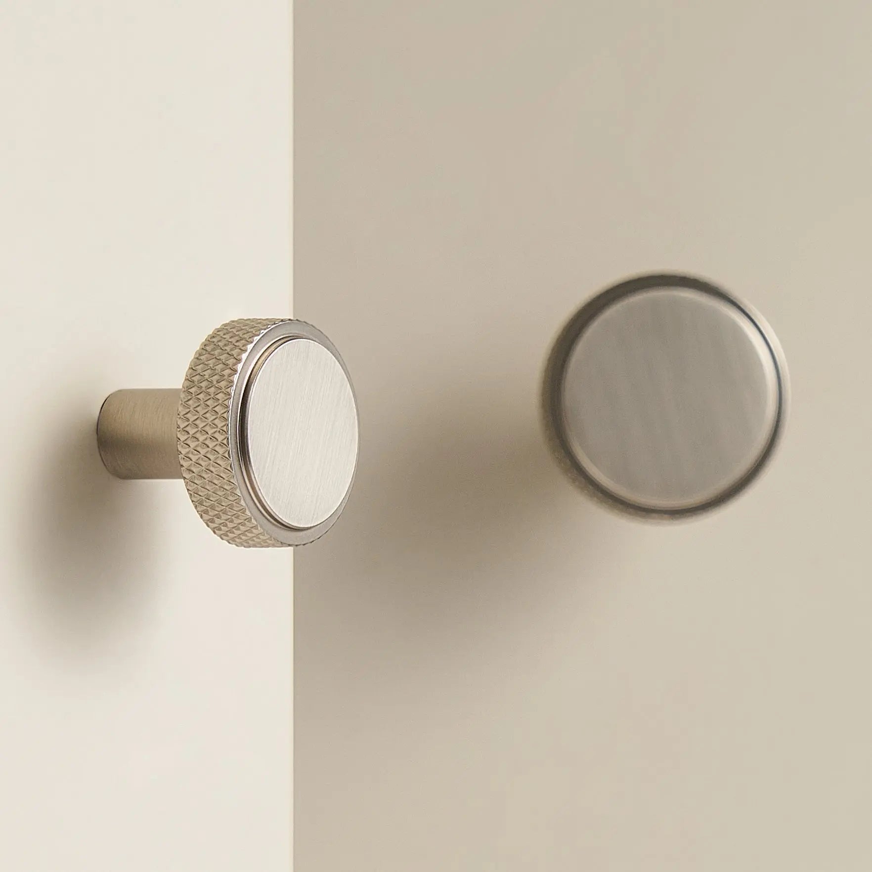 Bouton de meuble en laiton massif nickel - Bagat Afinaure